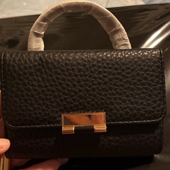 NWT Elegant Black Pebbled Vegan Leather Handbag with Crossbody Strap - Picture 2 of 10